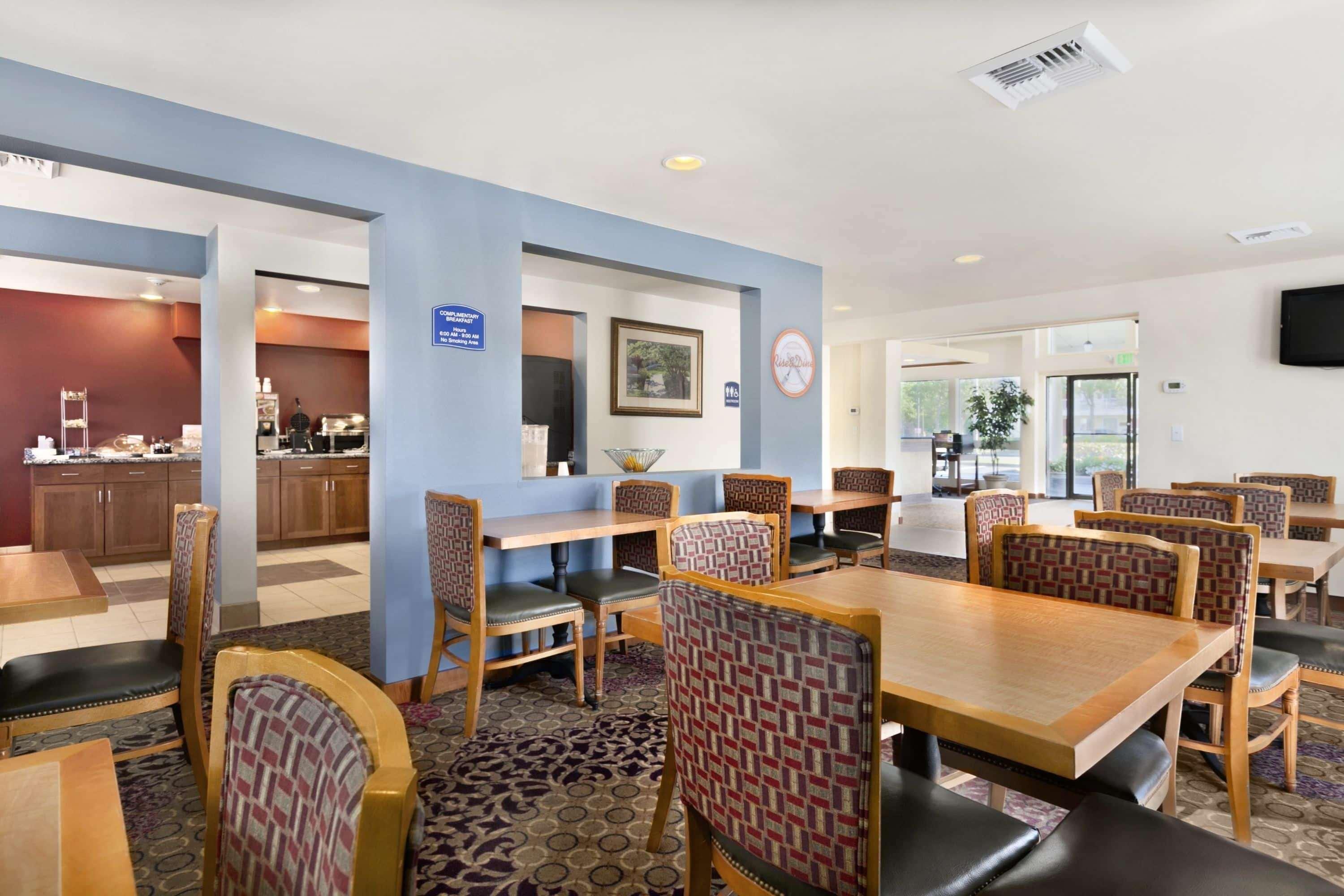 South Tacoma Suites Экстерьер фото